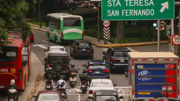 El programa Hoy No Circula es una medida ambiental que restringe la circulación vehicular en días específicos El programa Hoy No Circula es una medida ambiental que restringe la circulación vehicular en días específicos