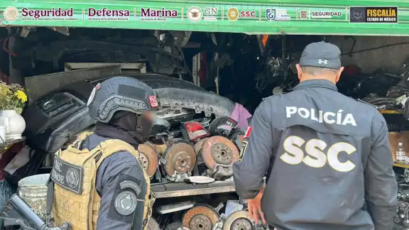 En Valle de Chalco, el operativo se tornó violento cuando un grupo de civiles agredió a los uniformados