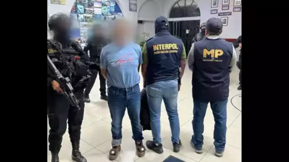 Aler Baldomero Samayoa Recinos, alias "Chicharra", fue detenido el martes en México y trasladado esa misma noche a Guatemala Aler Baldomero Samayoa Recinos, alias "Chicharra", fue detenido el martes en México y trasladado esa misma noche a Guatemala