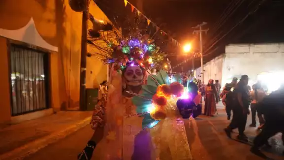 Las ánimas toman las calles de Mérida durante el Paseo de las Ánimas 2025