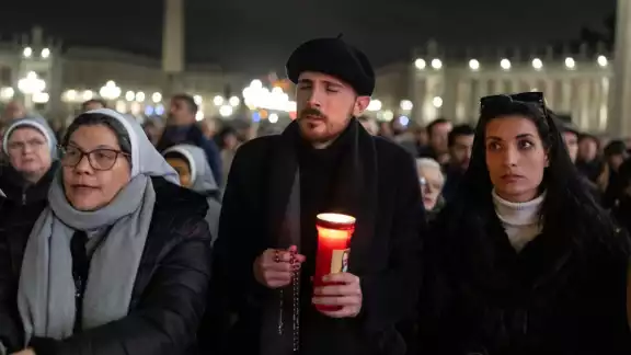 El Vaticano confirmó que todos los actos del sábado y el Ángelus del domingo han sido cancelados El Vaticano confirmó que todos los actos del sábado y el Ángelus del domingo han sido cancelados
