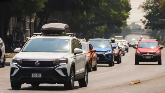 El programa Hoy No Circula es una medida ambiental que restringe la circulación vehicular en días específicos El programa Hoy No Circula es una medida ambiental que restringe la circulación vehicular en días específicos