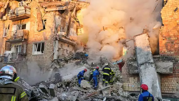 Un edificio residencial de cinco plantas en Darnytskyi fue alcanzado directamente, quedando prácticamente destruido Un edificio residencial de cinco plantas en Darnytskyi fue alcanzado directamente, quedando prácticamente destruido