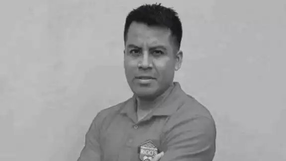 Rigoberto Martínez, era el entrenador de los "Niños descalzos de la montaña" en la mixteca oaxaqueña Rigoberto Martínez, era el entrenador de los "Niños descalzos de la montaña" en la mixteca oaxaqueña