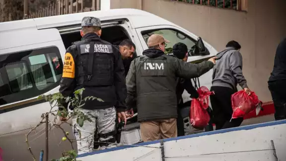 El Gobierno de México brinda a los deportados la ‘Tarjeta Bienestar Paisano’, que otorga un apoyo de dos mil pesos mexicanos