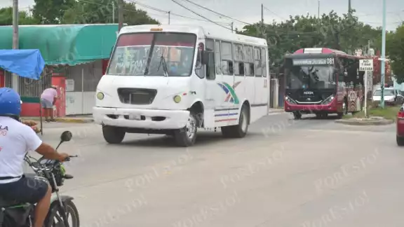Choferes y familias dependen del servicio en colonias de la capital