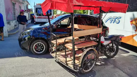 Se pasan el alto y provocan choque con cinco heridos en Calkiní