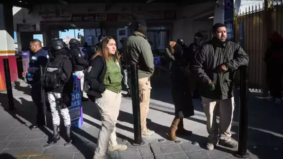 Este martes arrancaron las labores de acondicionamiento de un centro de atención para migrantes repatriados en Nogales, Sonora