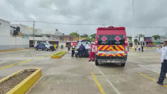 Un hombre fue hallado sin vida en el estacionamiento trasero del Chedraui Tacubaya en Ciudad del Carmen.