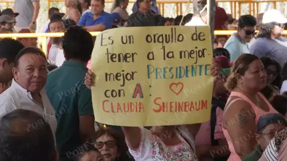Un Encuentro Cálido: Campeche Recibe a Claudia Sheinbaum con Amor y Esperanza Un Encuentro Cálido: Campeche Recibe a Claudia Sheinbaum con Amor y Esperanza