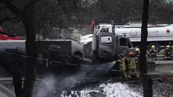 Jazlyn, la bebé afectada en explosión de pipa fue extubada en hospital de Texas; su salud es crítica-estable Jazlyn, la bebé afectada en explosión de pipa fue extubada en hospital de Texas; su salud es crítica-estable