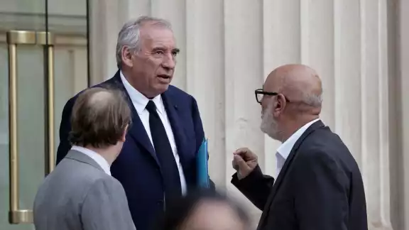El Parlamento francés destituyó al primer ministro François Bayrou tras rechazar su moción de confianza El Parlamento francés destituyó al primer ministro François Bayrou tras rechazar su moción de confianza