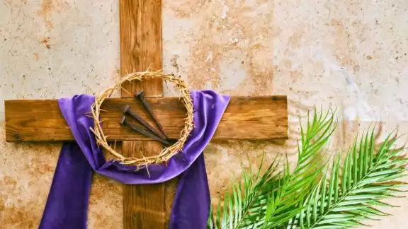 La Semana Santa también es conocida como Semana Mayor La Semana Santa también es conocida como Semana Mayor