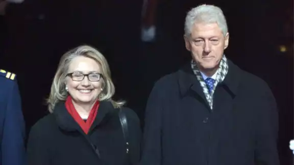 Además de los Clinton, también fueron llamados a comparecer seis exfiscales generales