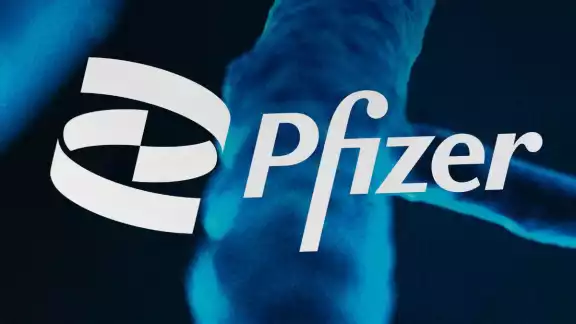 El presidente estadounidense concedió a Pfizer un periodo de tres años para trasladar su producción al país