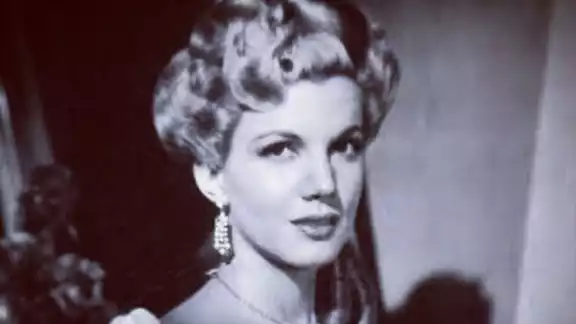 Elda Peralta Ayala tuvo su primer acercamiento al cine en 1949 Elda Peralta Ayala tuvo su primer acercamiento al cine en 1949