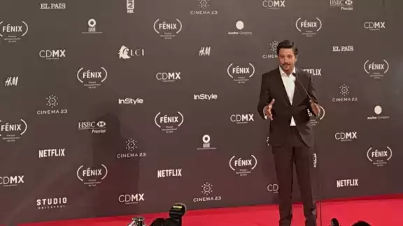 Diego Luna manda mensaje contra las deportaciones de migrantes durante programa en vivo Diego Luna manda mensaje contra las deportaciones de migrantes durante programa en vivo