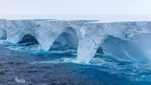 El iceberg A23a ahora se encuentra a la deriva en el océano Austral El iceberg A23a ahora se encuentra a la deriva en el océano Austral