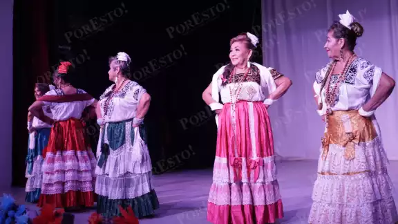 Celebran belleza y valía de mujeres adultas mayores en emotiva velada Celebran belleza y valía de mujeres adultas mayores en emotiva velada