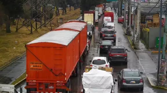 El programa Hoy No Circula es una medida ambiental que restringe la circulación vehicular en días específicos El programa Hoy No Circula es una medida ambiental que restringe la circulación vehicular en días específicos