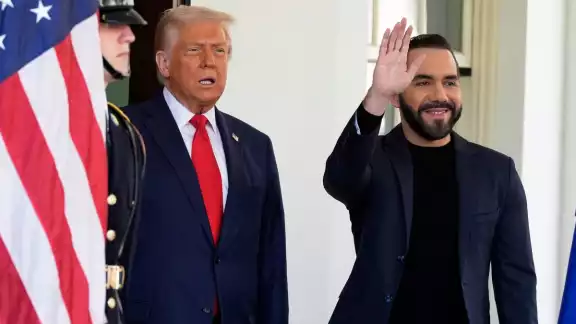El presidente de Estados Unidos, Donald Trump, ercibió en la Casa Blanca a su homólogo salvadoreño, Nayib Bukele El presidente de Estados Unidos, Donald Trump, ercibió en la Casa Blanca a su homólogo salvadoreño, Nayib Bukele