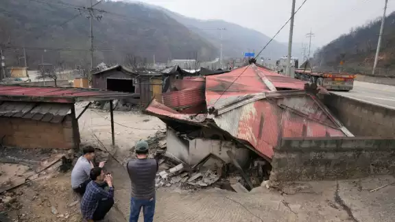 Además de la pérdida de vidas humanas, los incendios representan una amenaza significativa para el patrimonio cultural del país Además de la pérdida de vidas humanas, los incendios representan una amenaza significativa para el patrimonio cultural del país