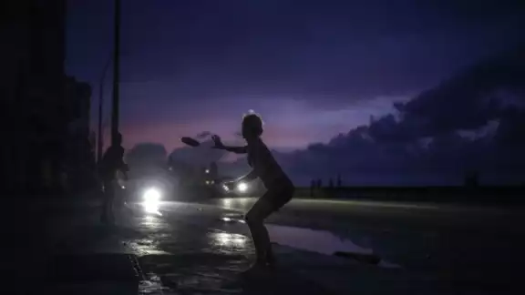 Un apagón masivo dejó a Cuba sin electricidad este miércoles Un apagón masivo dejó a Cuba sin electricidad este miércoles