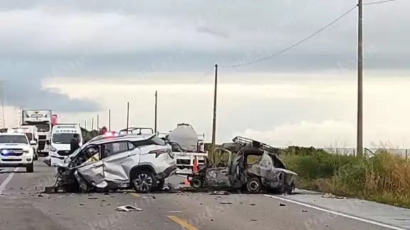 Accidente mortal bloquea tránsito entre Sabancuy y Champotón Accidente mortal bloquea tránsito entre Sabancuy y Champotón