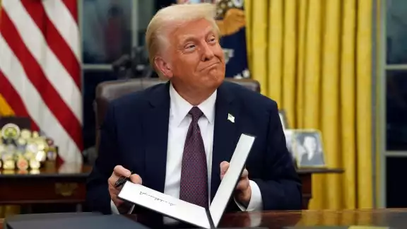 El presidente Donald Trump firmó un decreto que bloquea la ciudadanía por nacimiento El presidente Donald Trump firmó un decreto que bloquea la ciudadanía por nacimiento