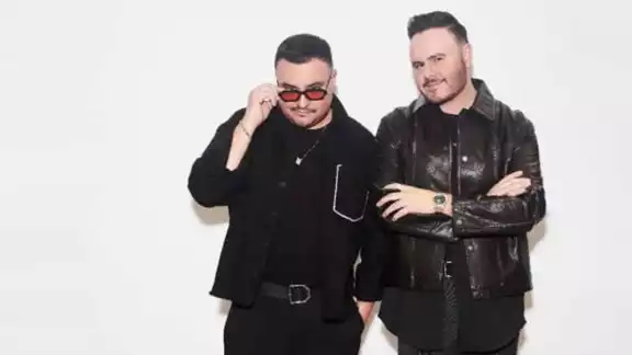 Vocalista de Río Roma rompe el silencio tras sufrir un infarto en un avión Vocalista de Río Roma rompe el silencio tras sufrir un infarto en un avión