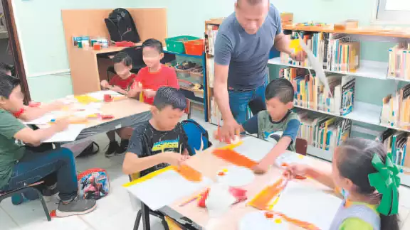 Inicia en Hopelchén el taller “Mis Vacaciones en la Biblioteca 2025”. Inicia en Hopelchén el taller “Mis Vacaciones en la Biblioteca 2025”.