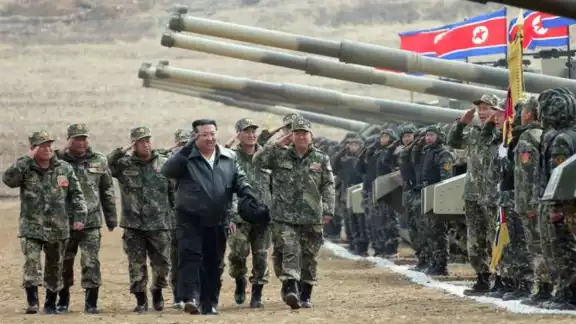 Estados Unidos y sus aliados intensifican la presión sobre Corea del Norte por su apoyo militar a Rusia Estados Unidos y sus aliados intensifican la presión sobre Corea del Norte por su apoyo militar a Rusia