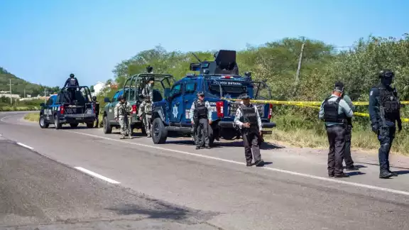 Estados Unidos advierte a sus ciudadanos evitar viajar a Sinaloa por violencia Estados Unidos advierte a sus ciudadanos evitar viajar a Sinaloa por violencia