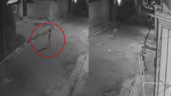 Vecinos alertan por niño que caminaba solo en la madrugada en la colonia Esperanza, Campeche Vecinos alertan por niño que caminaba solo en la madrugada en la colonia Esperanza, Campeche