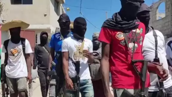 La perpetradora se entregó a las autoridades después del cometido.