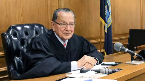 Frank Caprio fue juez principal del Tribunal Municipal de Providence, Rhode Island