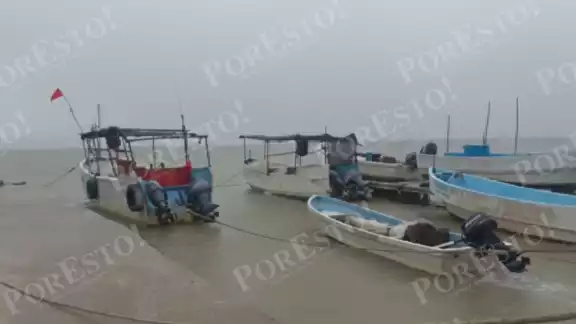 La Capitanía de Puertos del Carmen cerró la navegación por el frente frío número 11, afectando a los pescadores de Sabancuy.