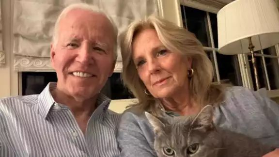 "Jill y yo hemos aprendido que somos más fuertes en los momentos difíciles. Gracias por animarnos con amor y apoyo", escribió Biden en su cuenta de X "Jill y yo hemos aprendido que somos más fuertes en los momentos difíciles. Gracias por animarnos con amor y apoyo", escribió Biden en su cuenta de X