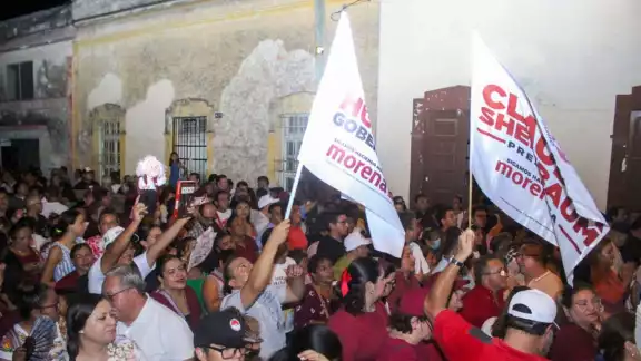 Joaquín Díaz Mena fue recibido por miles de simpatizantes en Mérida