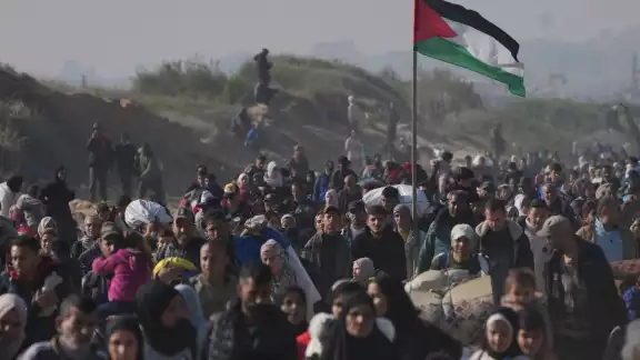 La carretera de Rashid, que conecta el norte y sur del enclave, se ha convertido en un punto crucial para el movimiento de civiles