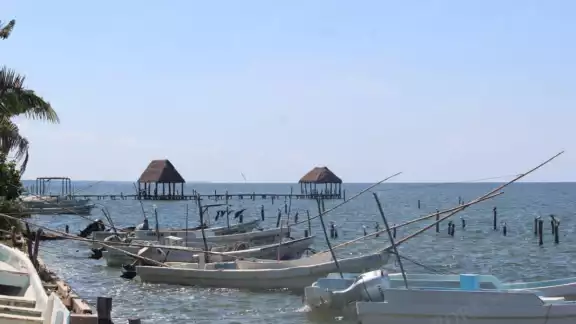 Pescadores esperan mejores condiciones tras el paso del norte en Champotón