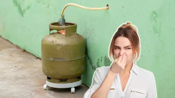 Las señales de fuga incluyen olor a gas, sonido sibilante, manchas en las tuberías, llamas amarillas o naranjas Las señales de fuga incluyen olor a gas, sonido sibilante, manchas en las tuberías, llamas amarillas o naranjas
