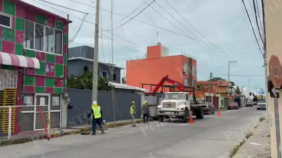 Apagones y fallas en libranzas de CFE afectan a más de 70 colonias en Ciudad del Carmen