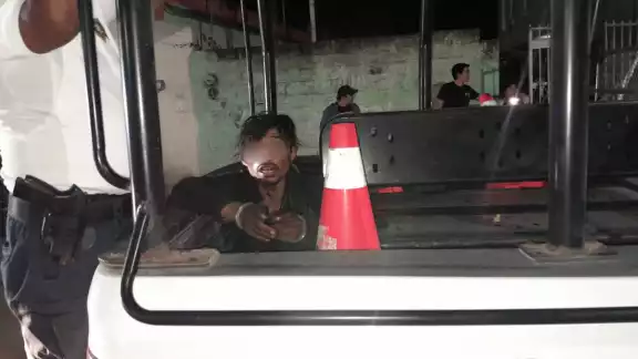 El Mosquito, conocido delincuente, fue detenido por la SPSC en un intento de robo en la colonia Centro El Mosquito, conocido delincuente, fue detenido por la SPSC en un intento de robo en la colonia Centro