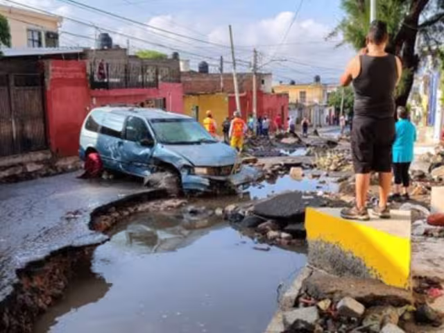 Además de Peñuelas, se registraron afectaciones en colonias como Menchaca y Juriquilla, ubicadas al norte de la ciudad