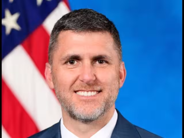 Jon Kosloski,  director de la Oficina de Resolución de Anomalías en todos los Dominios (AARO, por sus siglas en inglés)