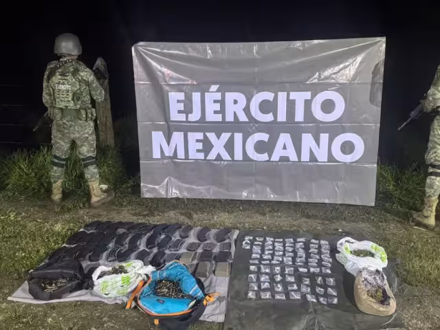 En Macuspana las autoridades decomisaron un arsenal de 37 cargadores, 960 cartuchos