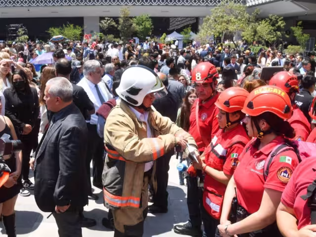 En la CDMX además se realizó una prueba del nuevo sistema de alertamiento a través de mensajes celulares,