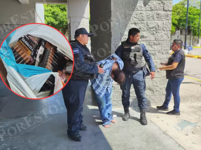 Un hombre fue detenido dentro de Walmart en Ciudad del Carmen.