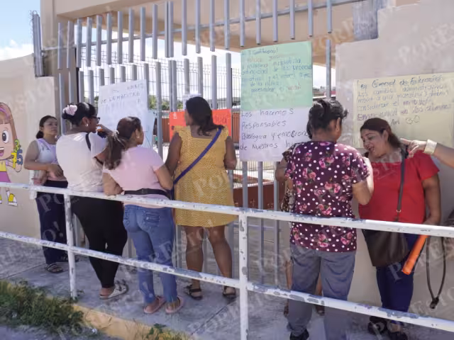 Carteles, reclamos y cierre en jardín de Santa Ana